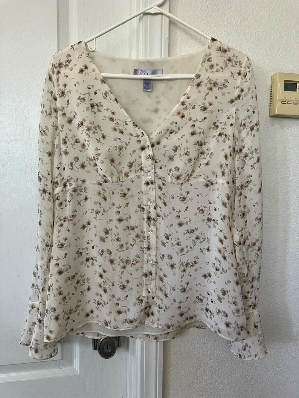 Nine & Co. Floral Sheer  Fairytale long sleeve Preppy Button Blouse (10)